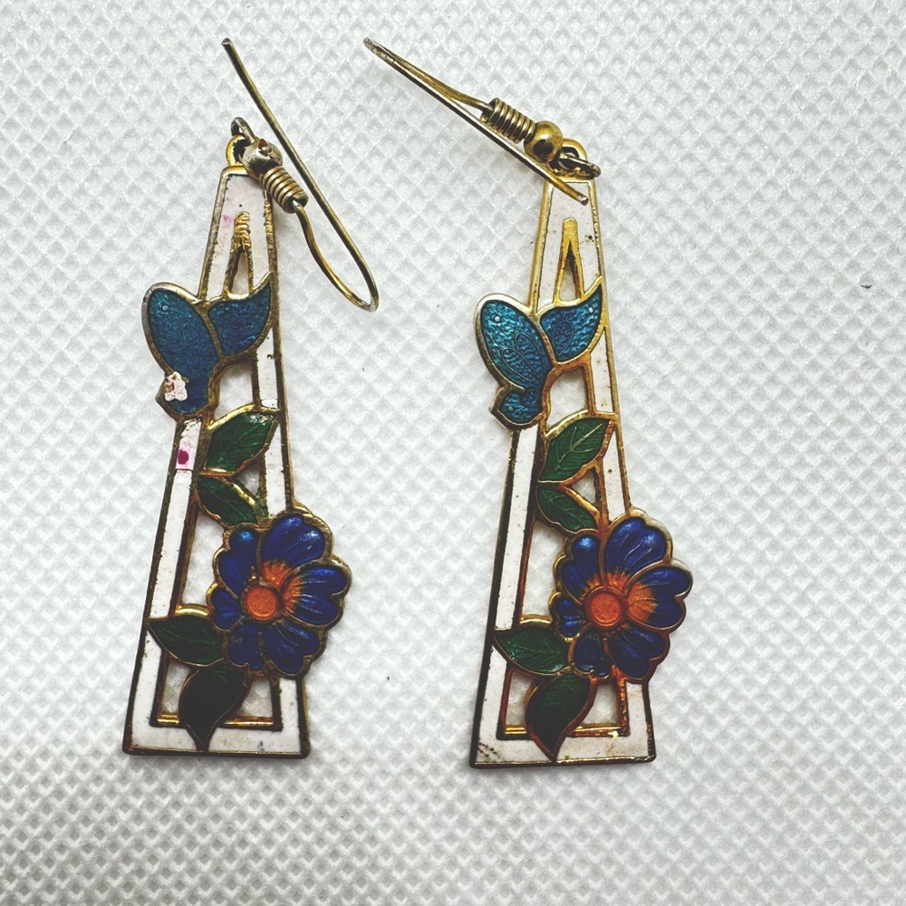 Women’s Vintage Gold Flower Earrings